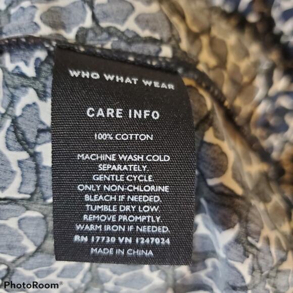 Who What Wear | Blue, Button Down, Giraffe Print Shirt | Size XL - Picture 7 of 7